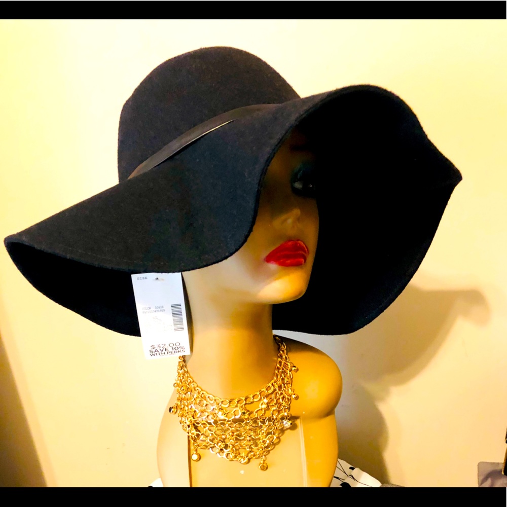 🆕 Sleek & Kinda Shady Floppy Hat💕